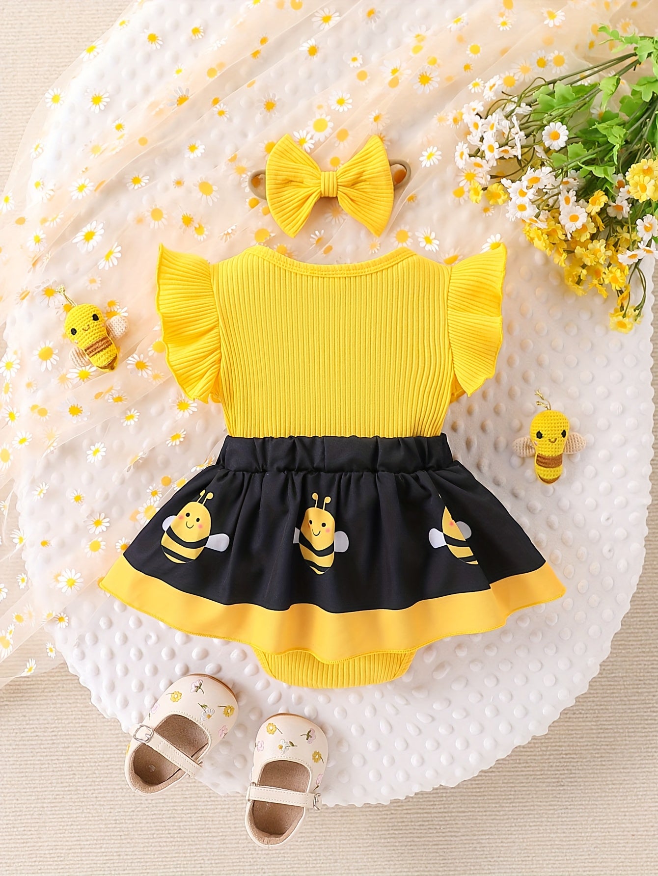 Newborn baby girl dress with bee